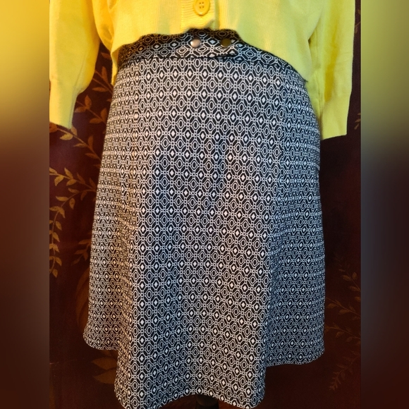 41 Hawthorn Skirt - Picture 1 of 6